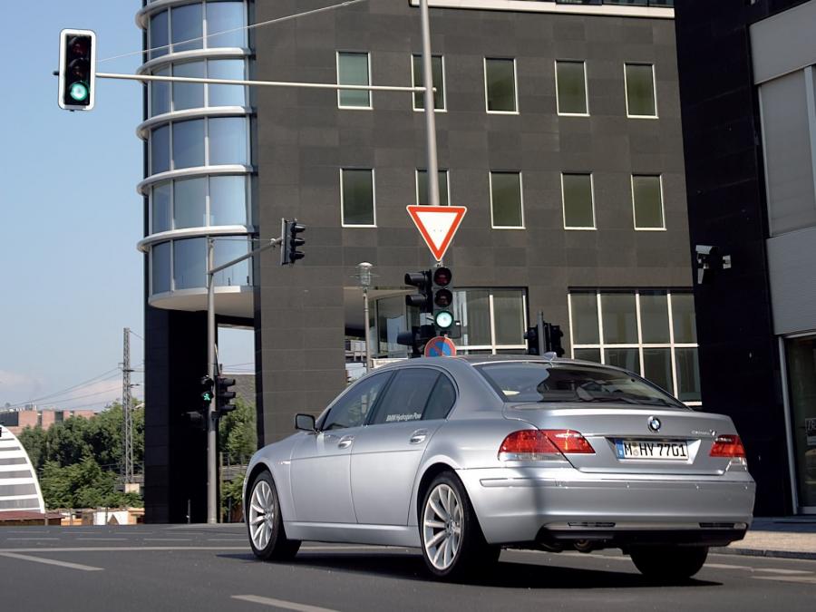  BMW Hydrogen 7 2006 года  (фото 61 из 73)